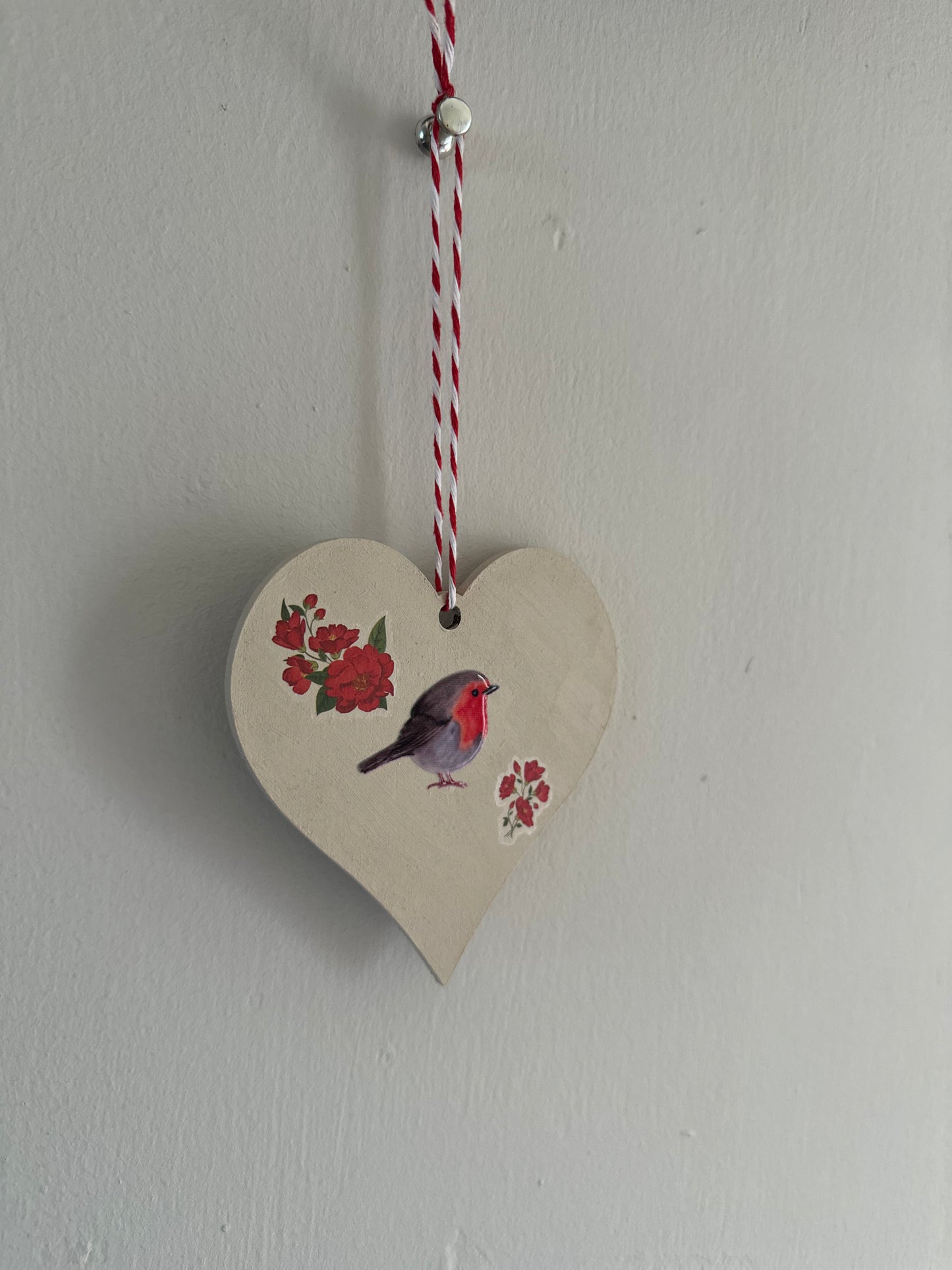 Beautiful Wooden Robin And Roses Hanging Heart